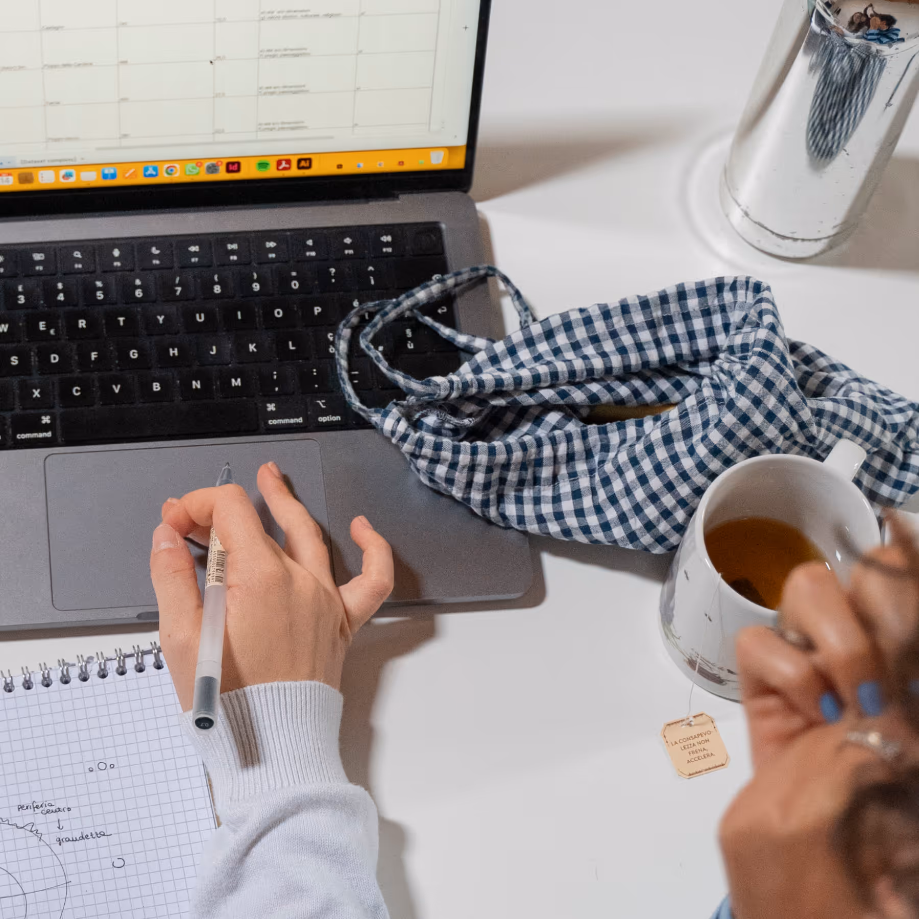 Una persona che contatta Studio Nilo