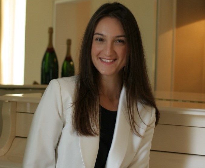 Headshot of Serena Dibra