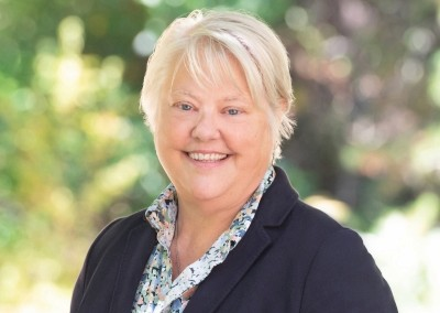 Headshot of Kellye Y. Testy