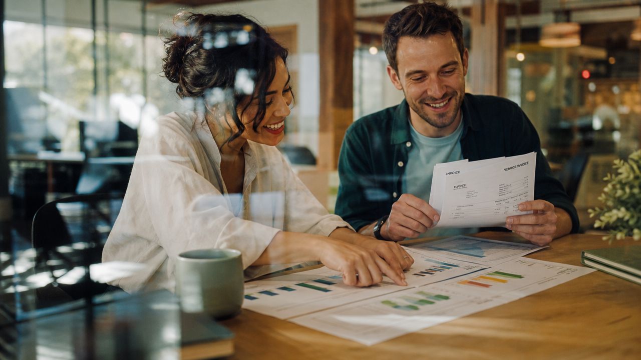 Accounts Payable vs Accounts Receivable: Boost Cash Flow