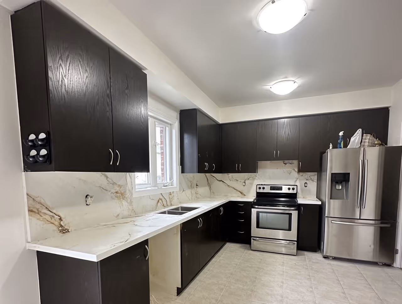 [background image] image of a clean kitchen (for a cleaning service)