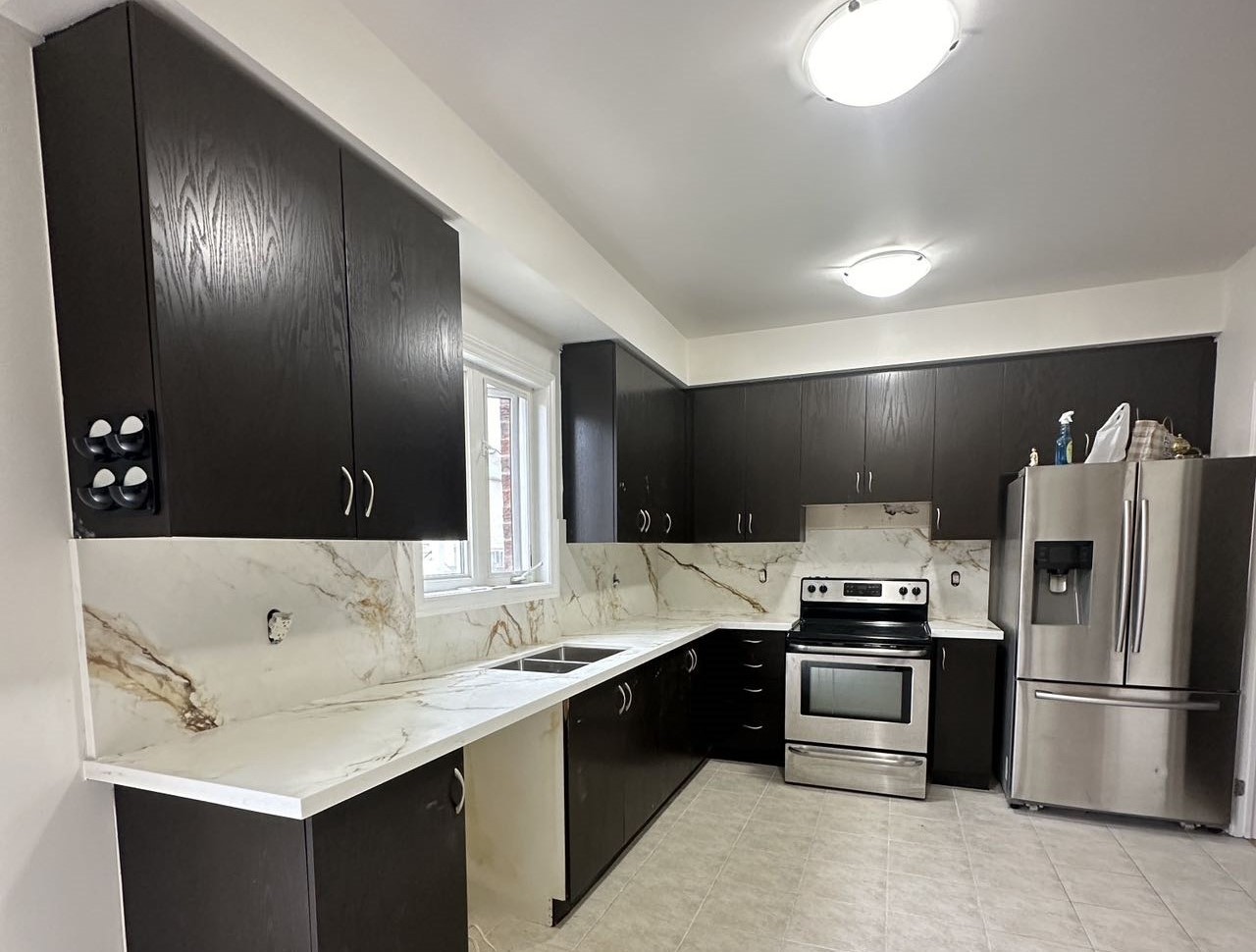 [background image] image of a clean kitchen (for a cleaning service)