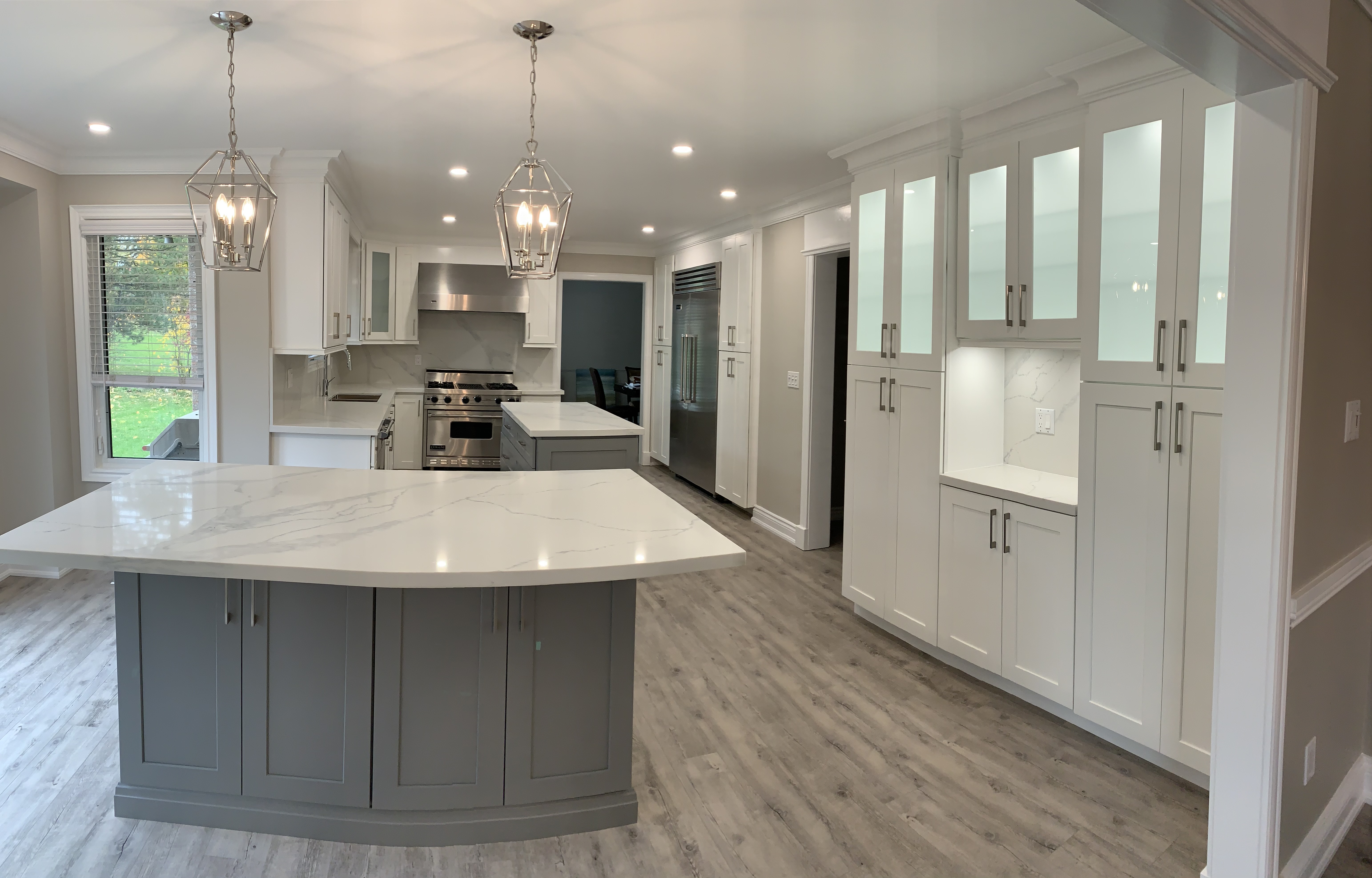 [background image] image of a clean kitchen (for a cleaning service)