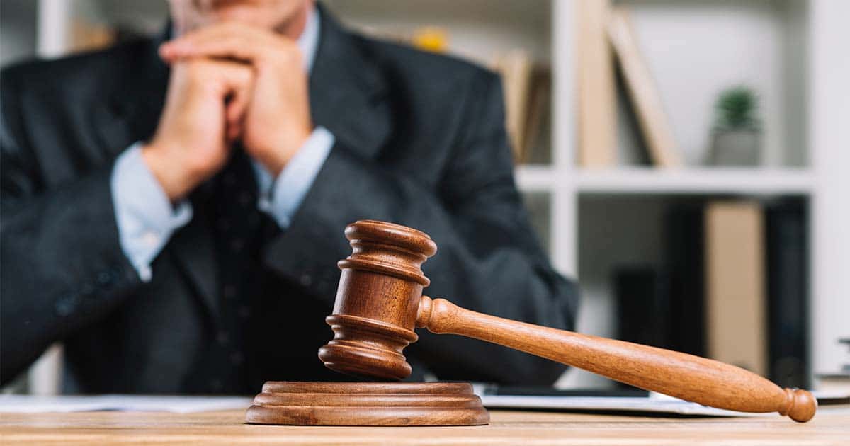 5 Ways A Criminal Defense Lawyer Can Help You - Leaders in Law