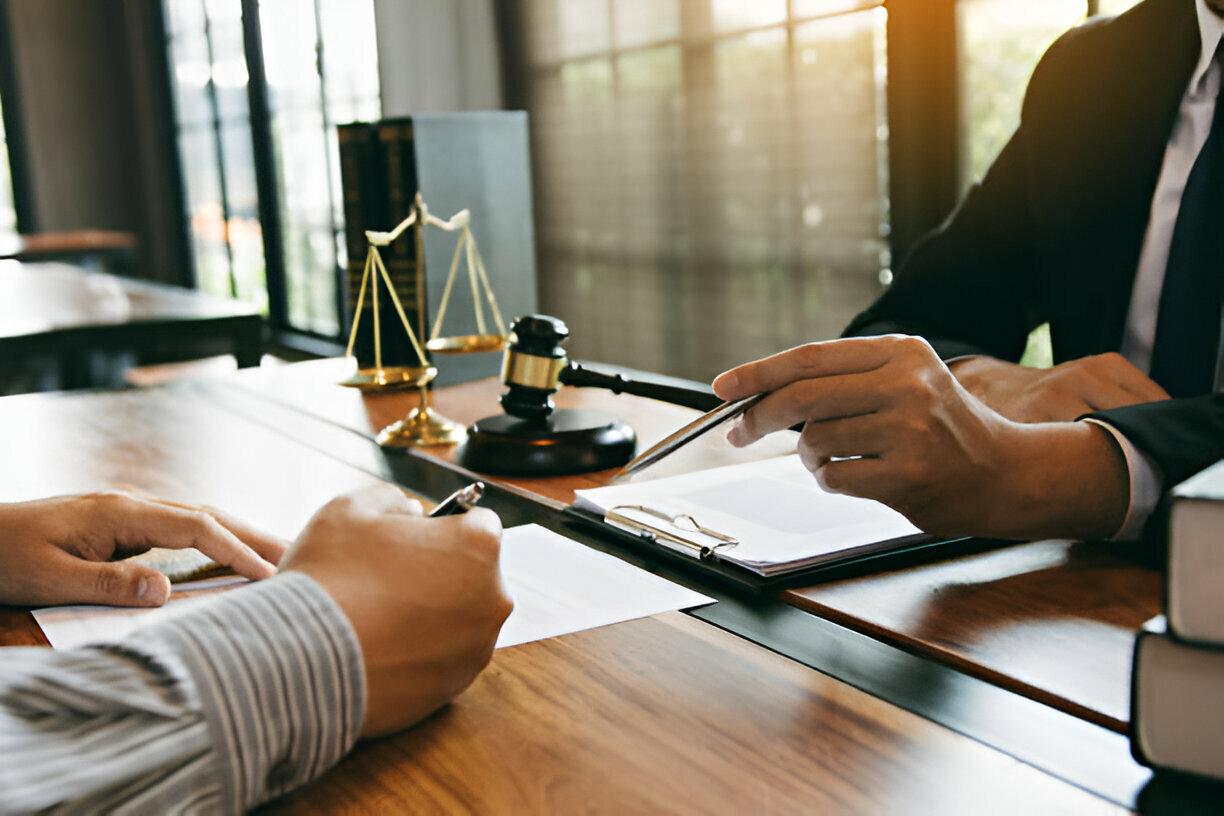 Navigating the Path to a Career in Criminal Defense Law