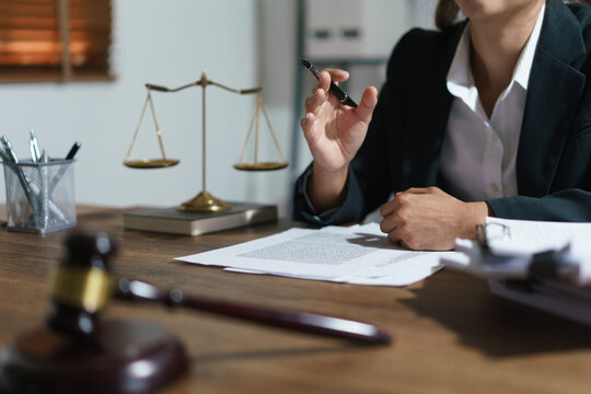 Female Lawyer In Court Images – Browse 42,259 Stock Photos, Vectors, and Video | Adobe Stock