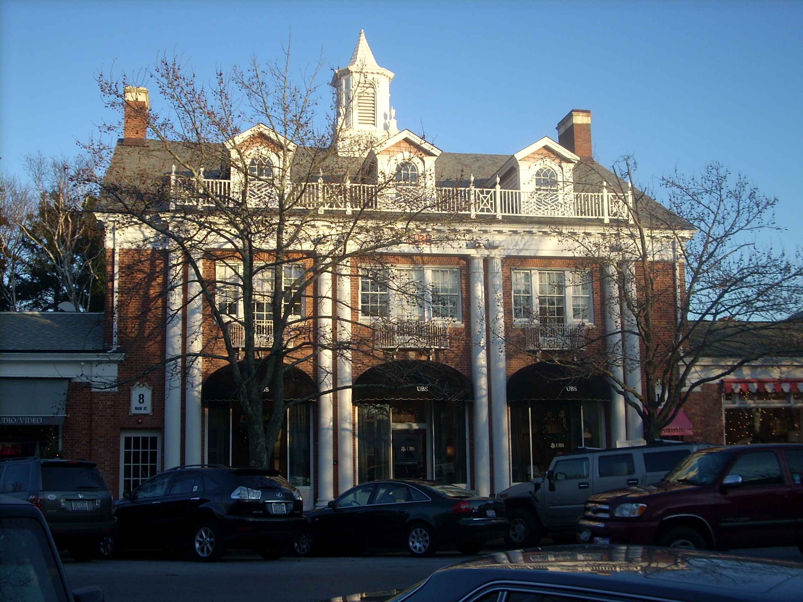 8-10 Main Street in Southampton, Long Island, a Pan Brothers Associates property