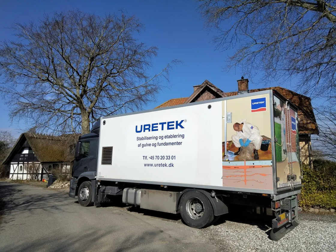Tre timer efter ankomst er arbejdet udført