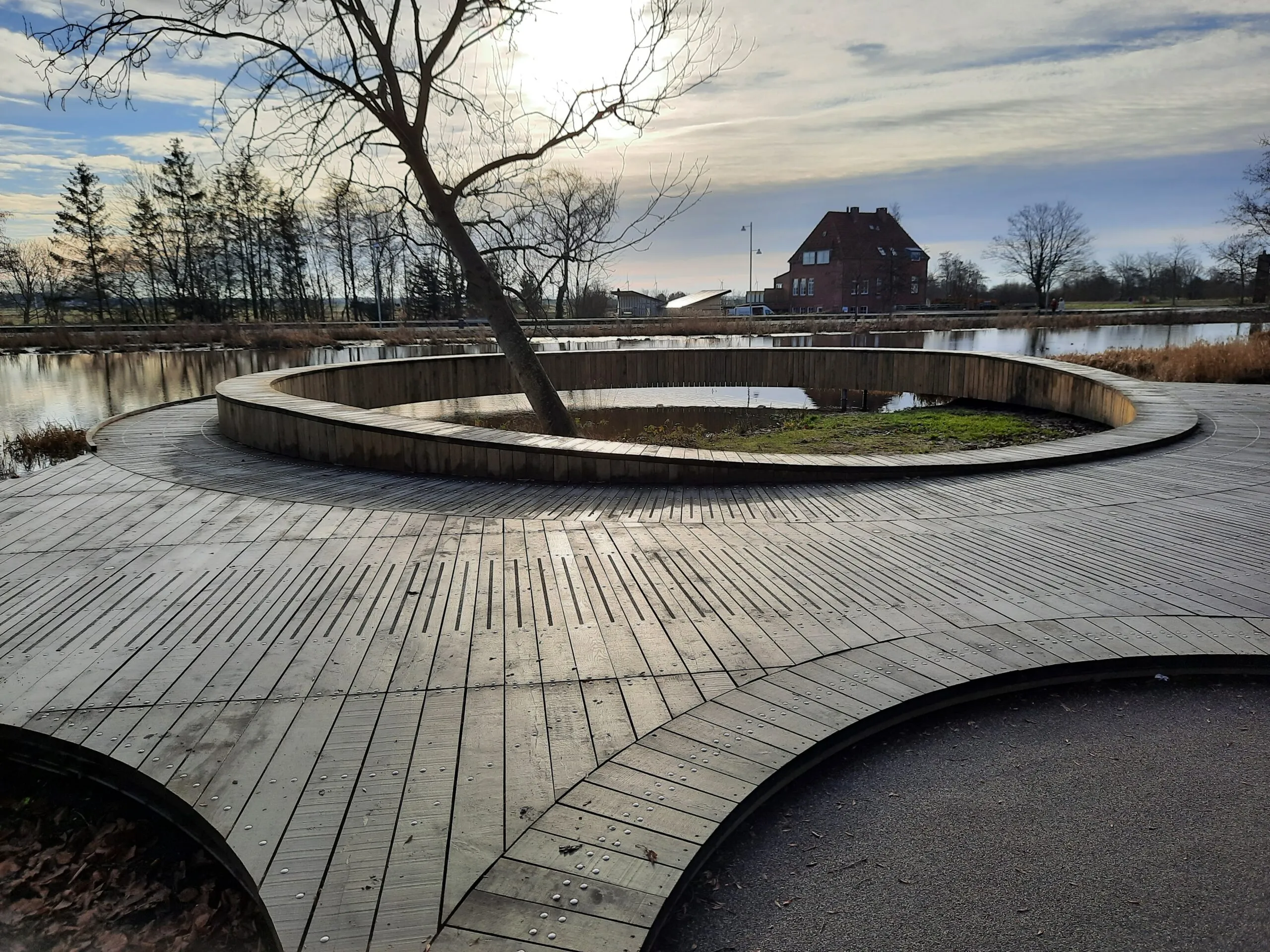 Cirkelbroen i Skulpturhaven i Tønder