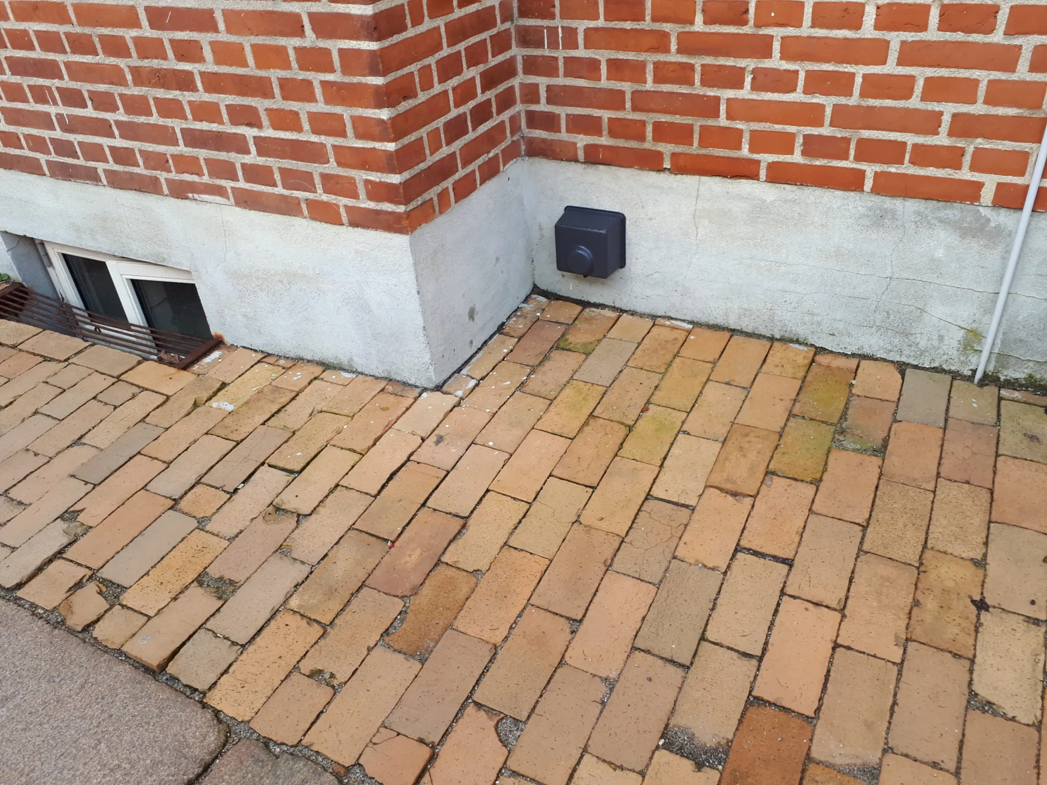 Vibrations måling påsat hus i hele installerings perioden