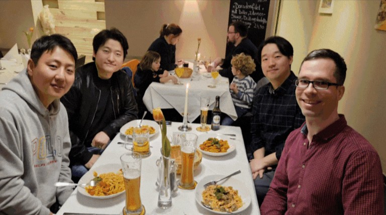 가장 멀리 있지만 가장 가까이에서 지켜본 사람, 김탁형 님을 만나다