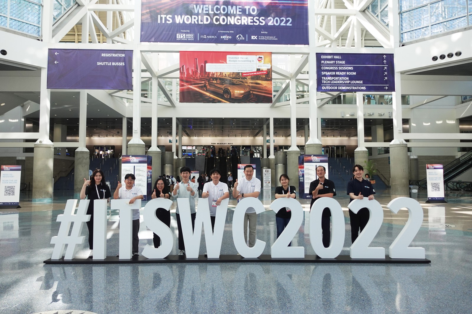 마지막 날 ITSWC 2022를 기념하며 LA 컨벤션 센터에서.