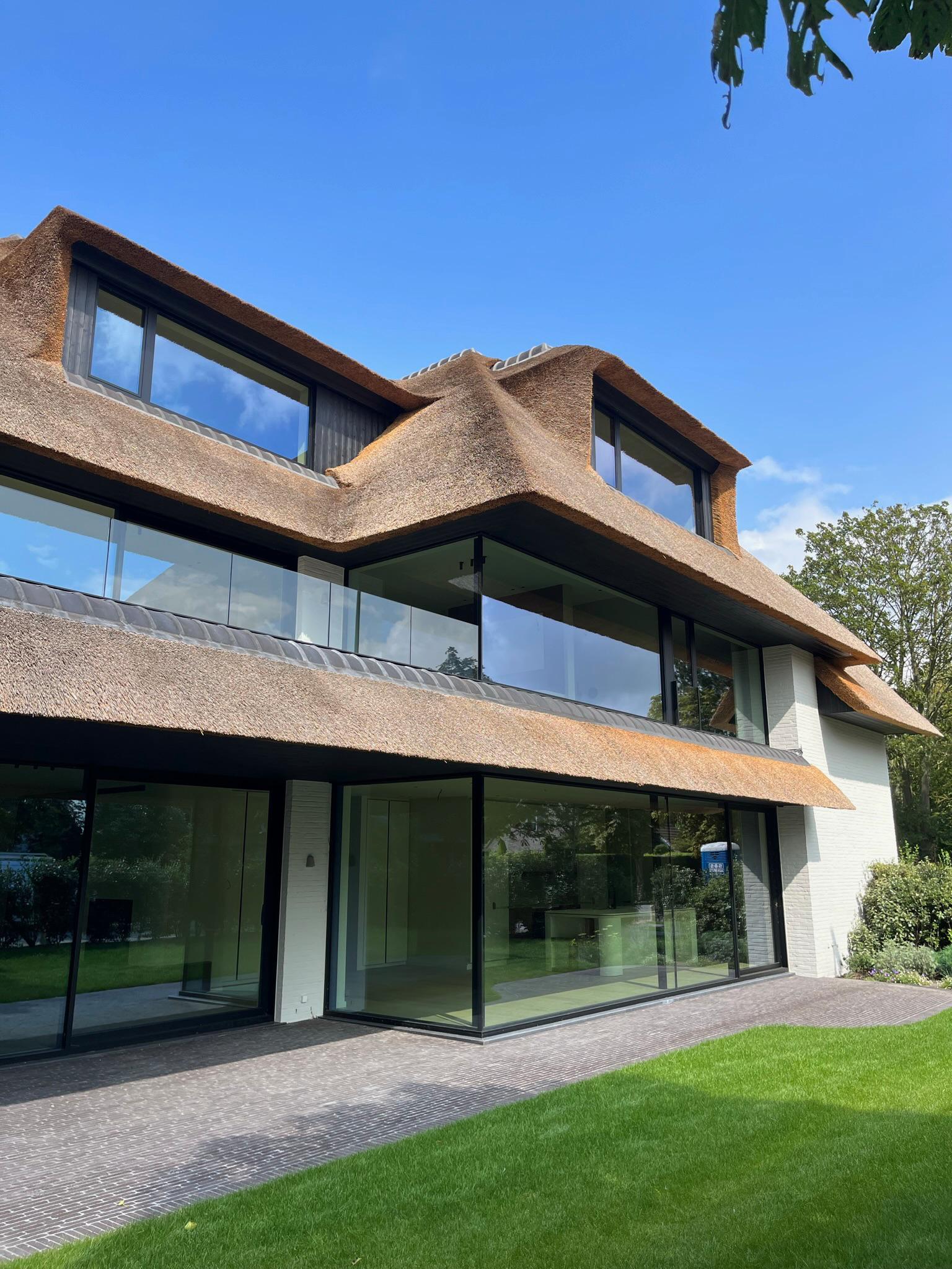 Scroll en ontdek dit luxueus nieuwbouwproject