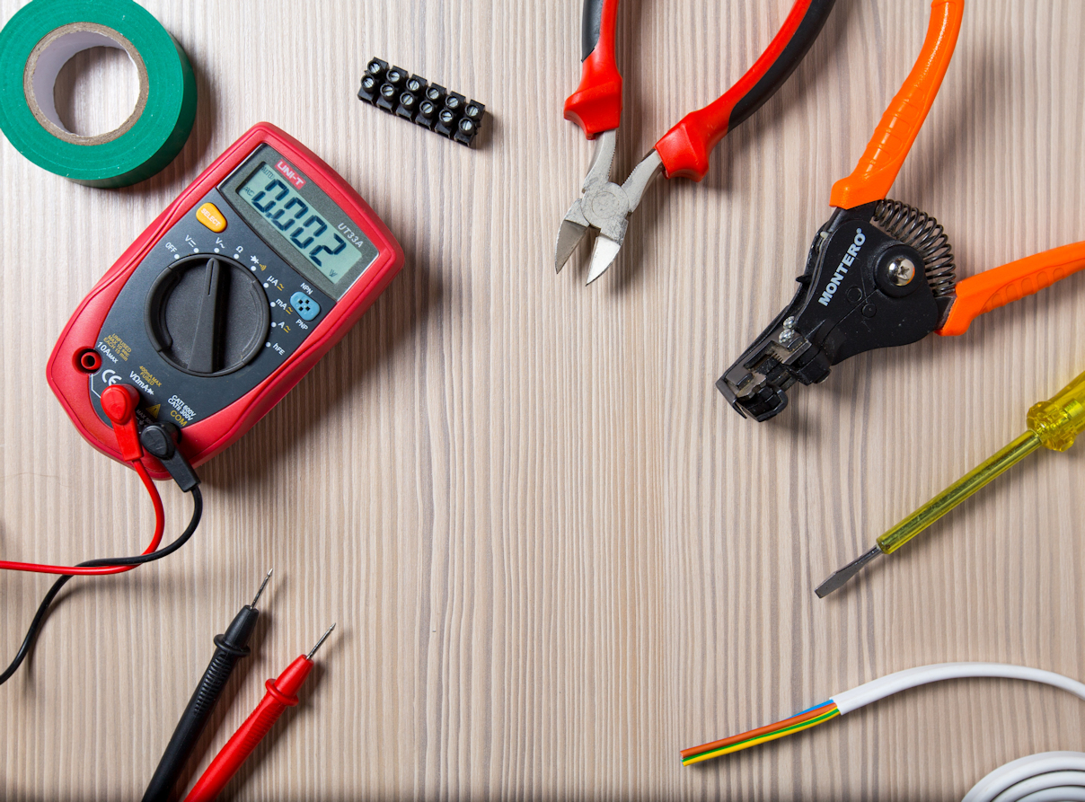 Electrician's tools on desk with a gap in the middle.

Image by <a href="https://pixabay.com/users/falconp4-6175978/?utm_source=link-attribution&utm_medium=referral&utm_campaign=image&utm_content=2766835">Сергей</a> from <a href="https://pixabay.com//?utm_source=link-attribution&utm_medium=referral&utm_campaign=image&utm_content=2766835">Pixabay</a>