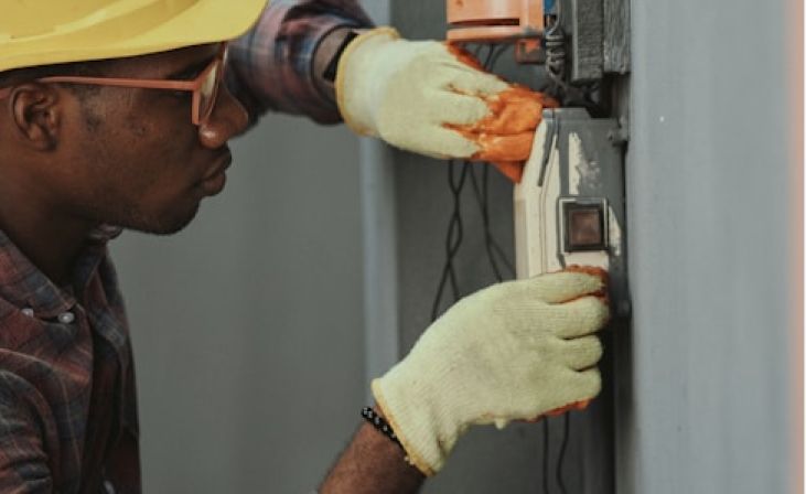 DIY Electrical Mistakes We See Most in Michigan Homes