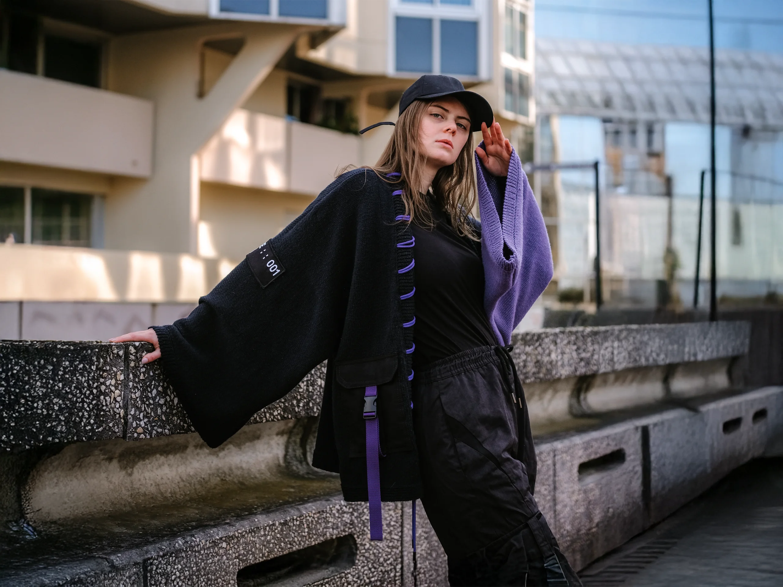 Nox I, kimono techwear artisanal en mérinos Oeko-Tex Classe I avec manche contrastante pourpre sourd, collection Nox Procyon