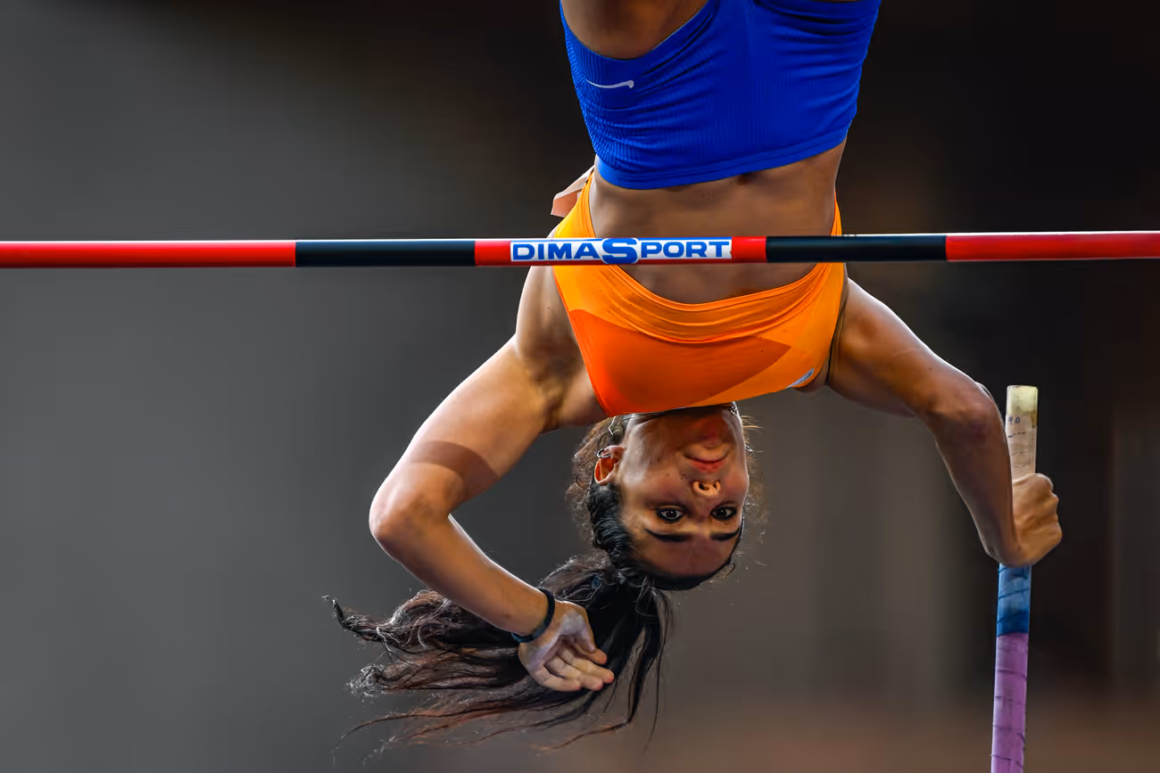 Épreuve de saut à la perche féminin