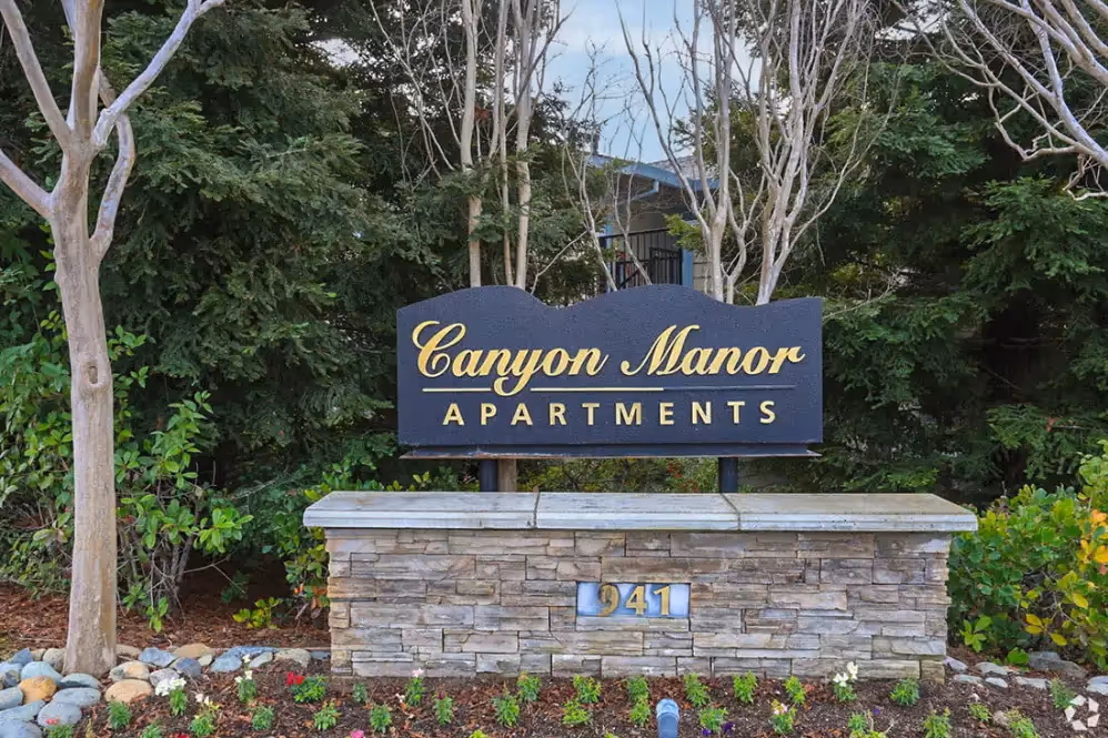 Canyon Manor apartment sign