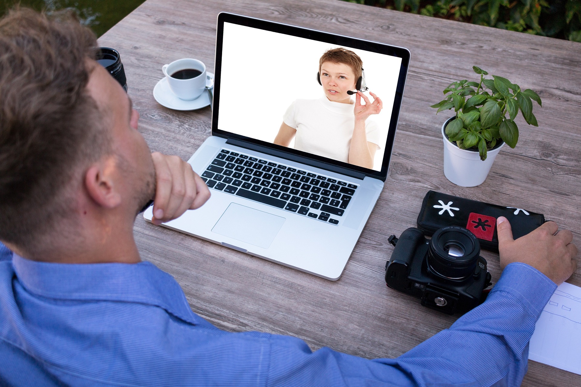 image of a business meeting (for a data analytics and business intelligence)