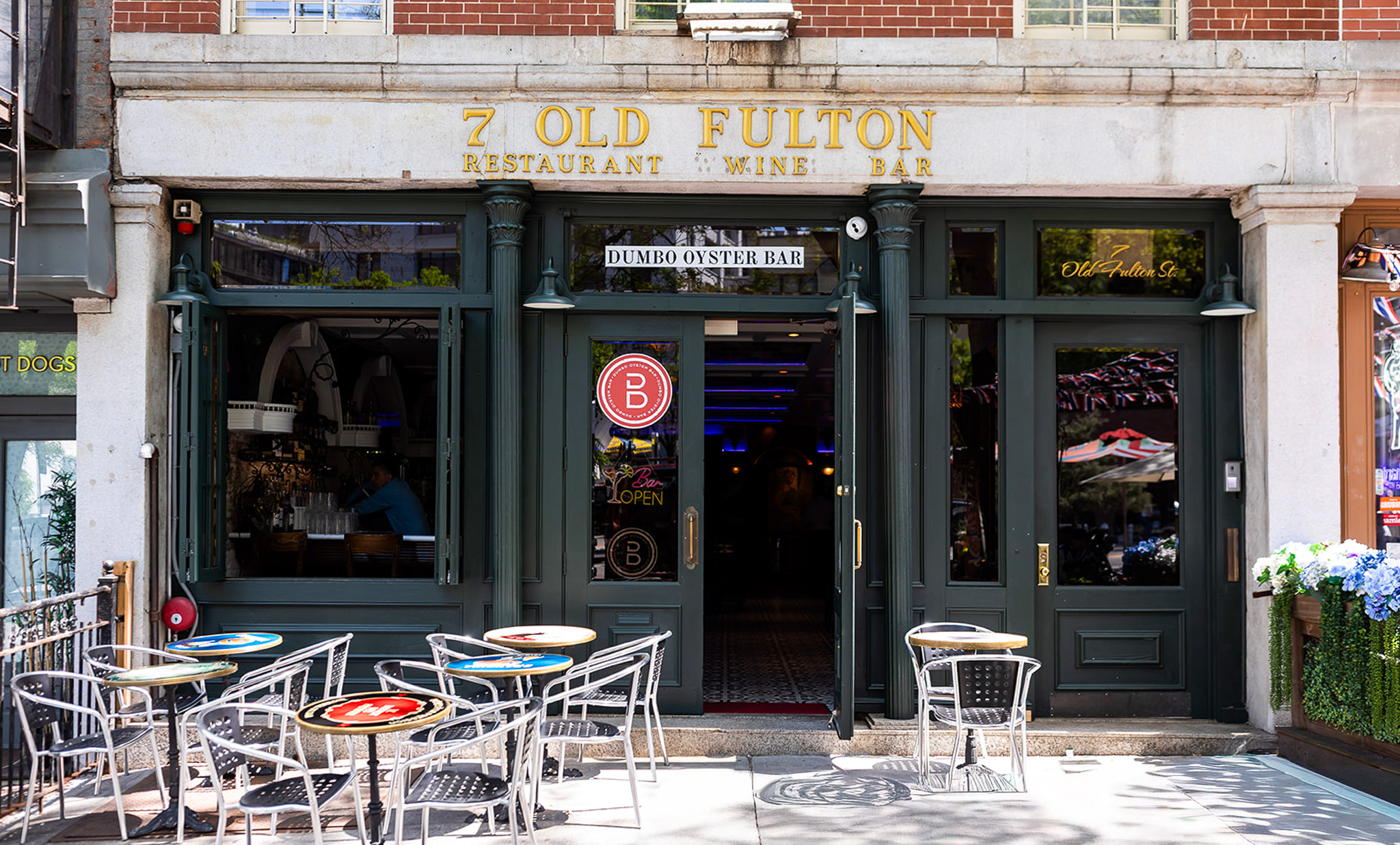 Inside Dumbo Oyster Bar