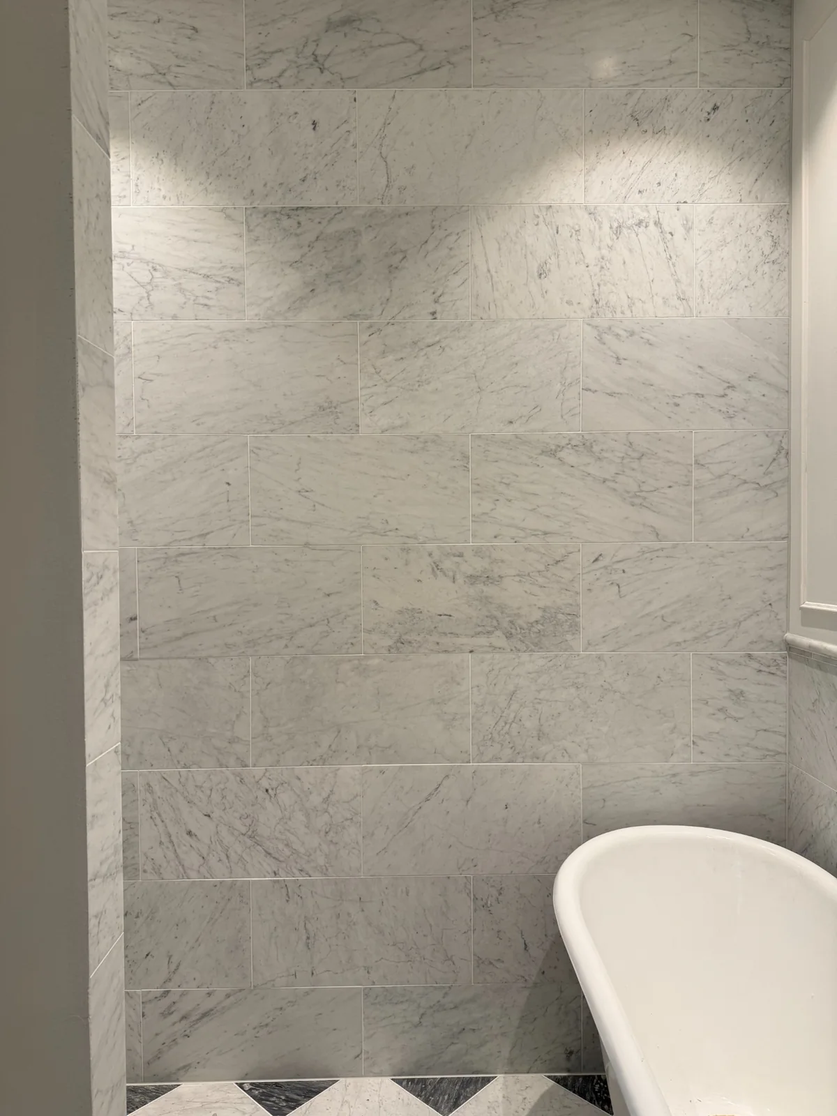 Carrara marmorfliser, honet