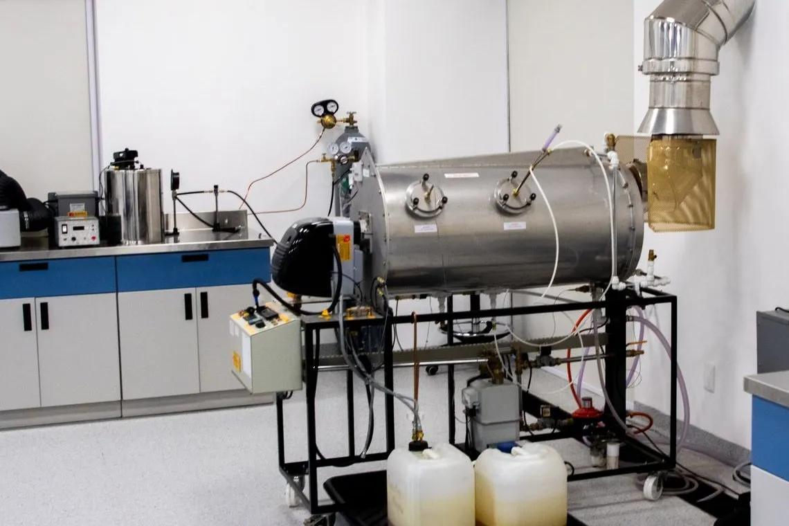 Stainless process equipment in a cleanroom