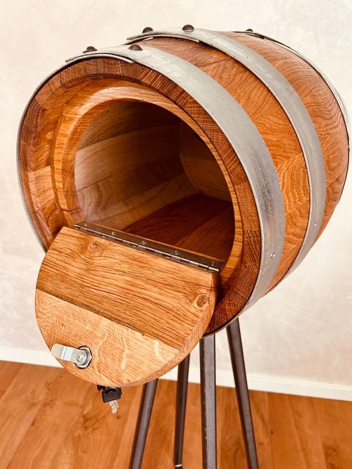 Barrikat-Postfass No. 1 – Seitenansicht mit Briefeinwurf