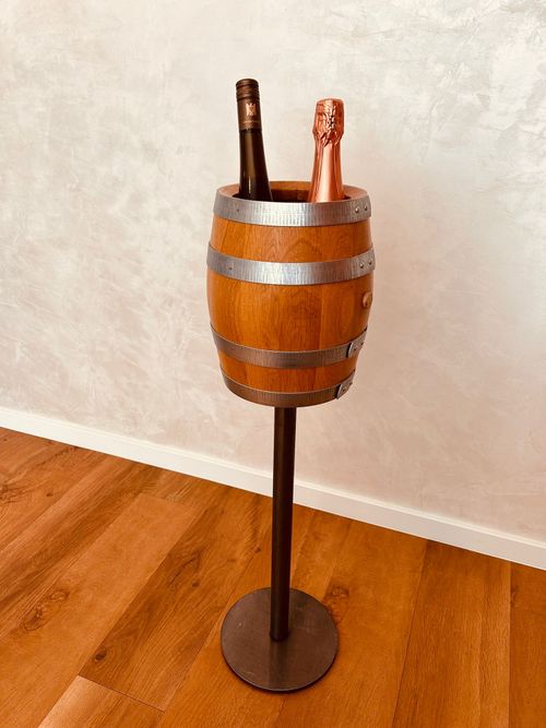 Barrikat-Wein- und Sektkühler – Gesamtansicht aus Eichenholz auf Stahlgestell