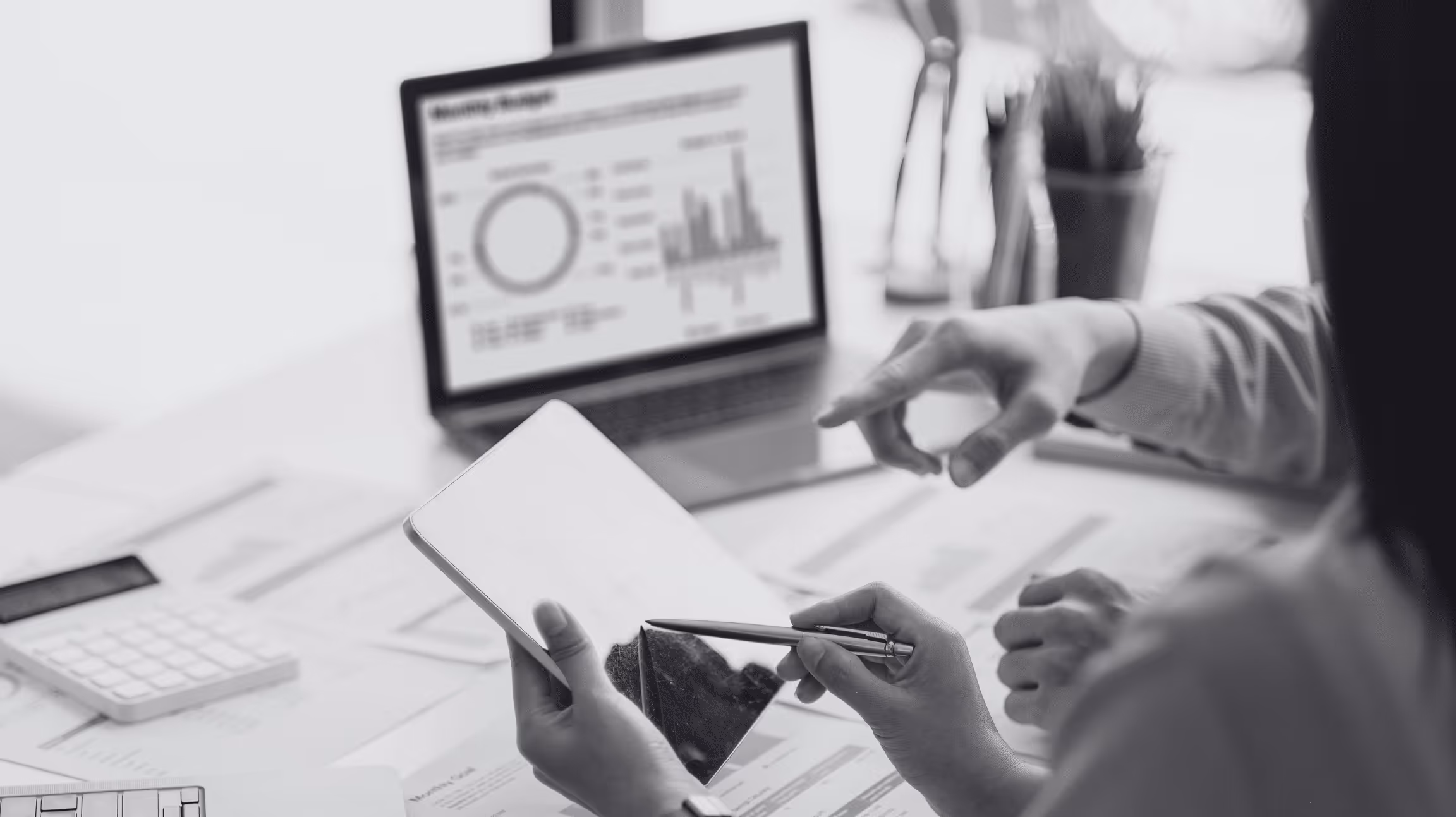 Doubling recurring revenue with embedded analytics for a B2B SaaS provider