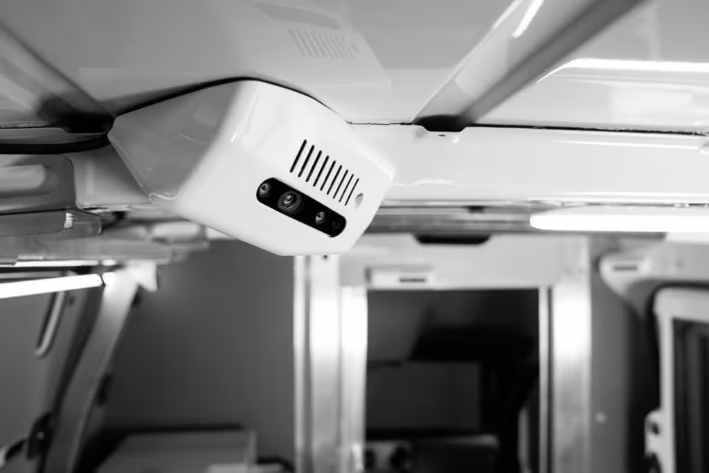 Developing a platform for real-time parcel tracking and smart shelving