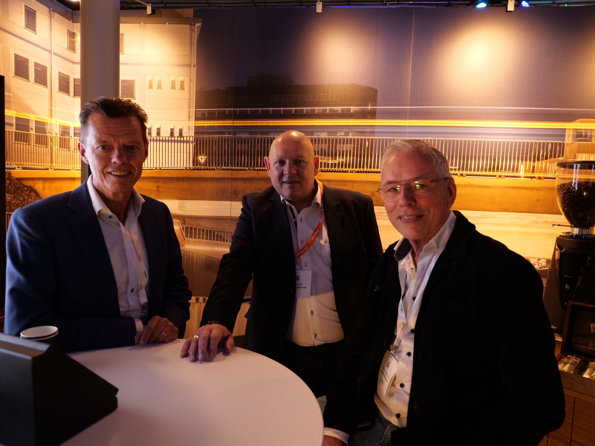 Vandaag op de Vakbeurs Ruimte & Licht, een nieuwe ervaring voor Unsal Infratechniek B.V.. We hebben ervan genoten! Het w