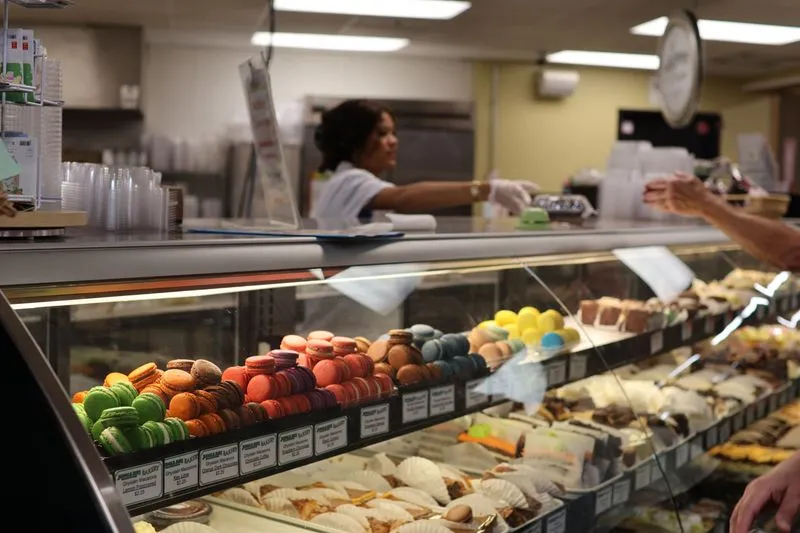 Macaroons Service