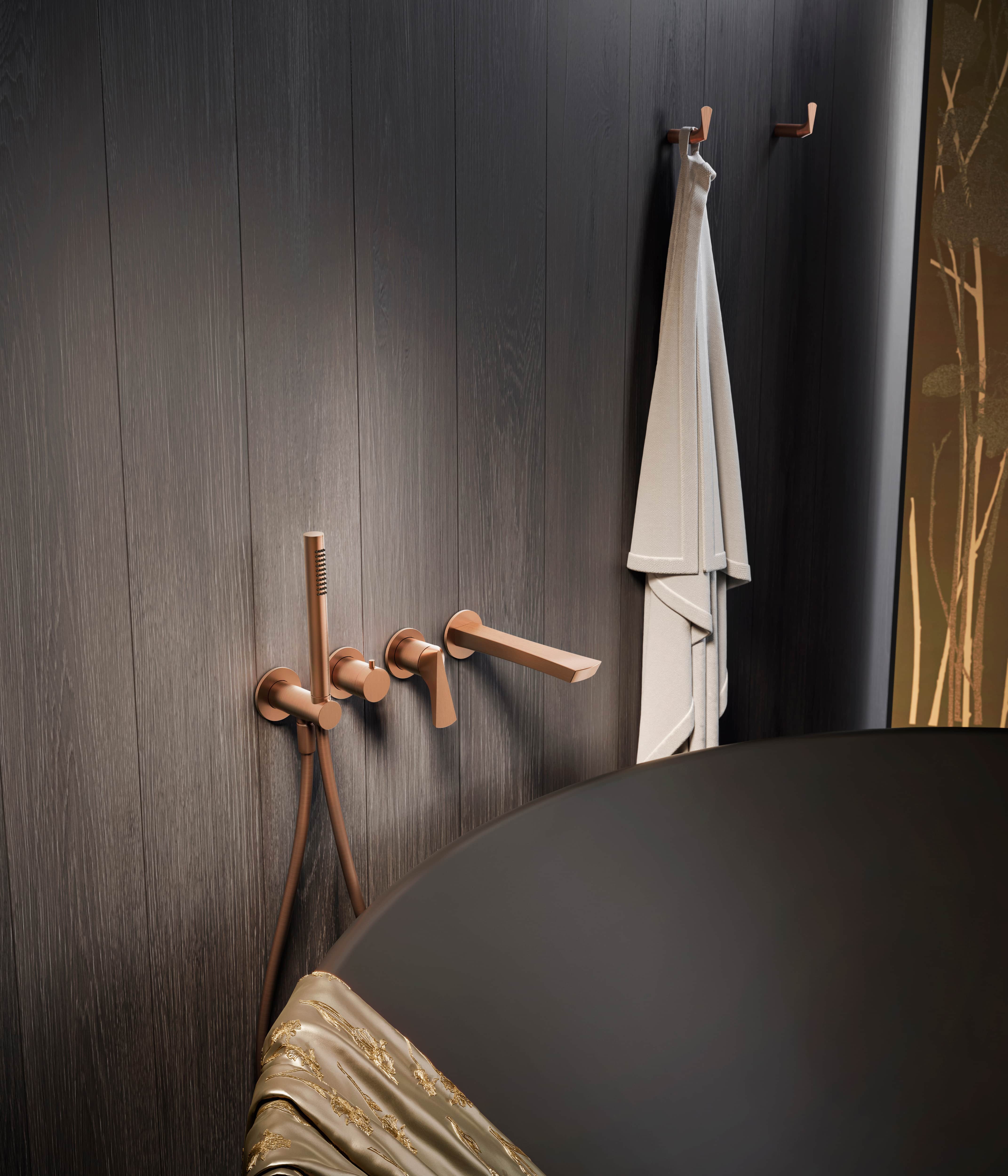 Gessi Ventaglio inbouw badkraan met handdouche naast een vrijstaand zwart bad