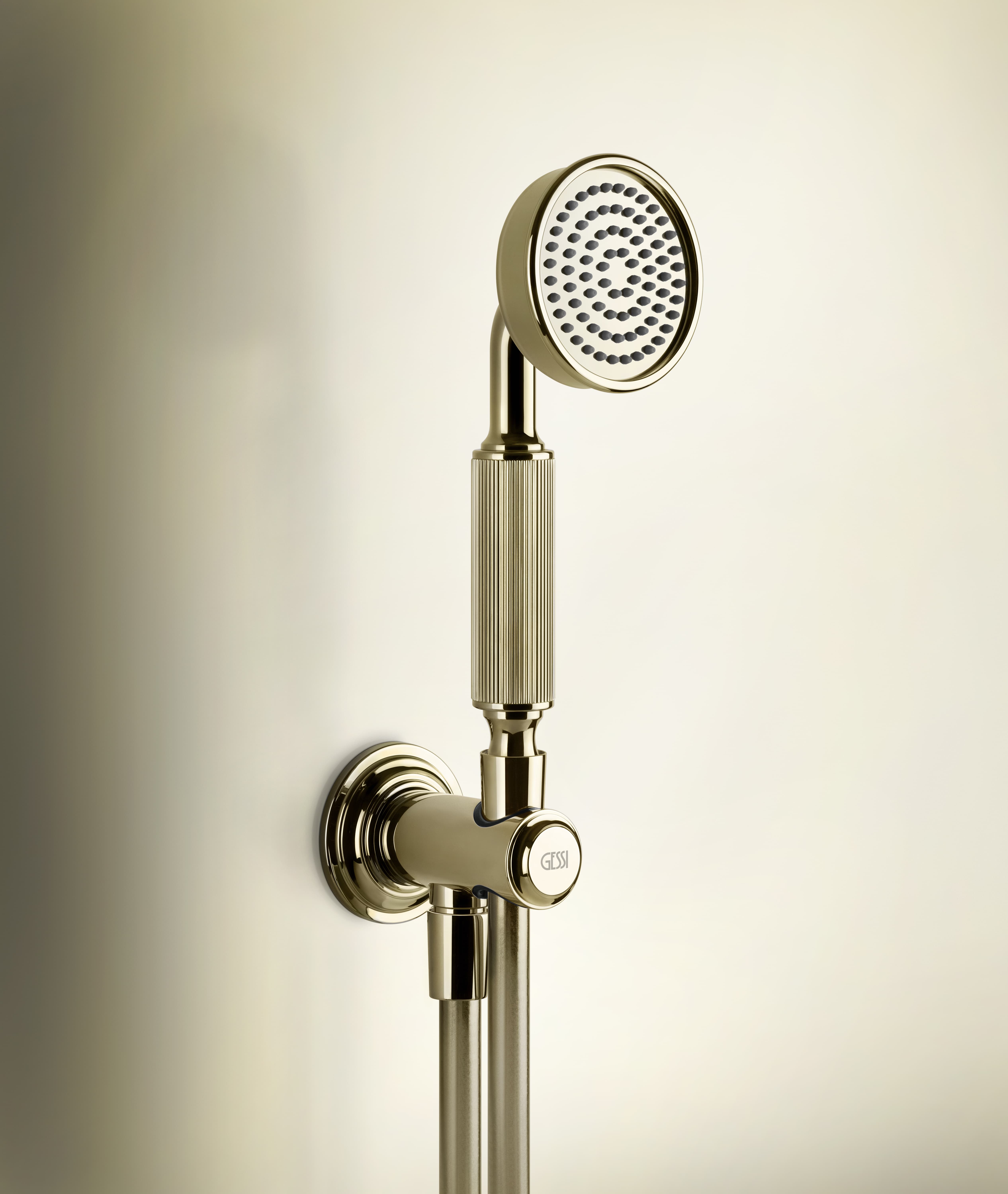 Gessi Venti20 handdouche met wandhouder in gepolijst goud