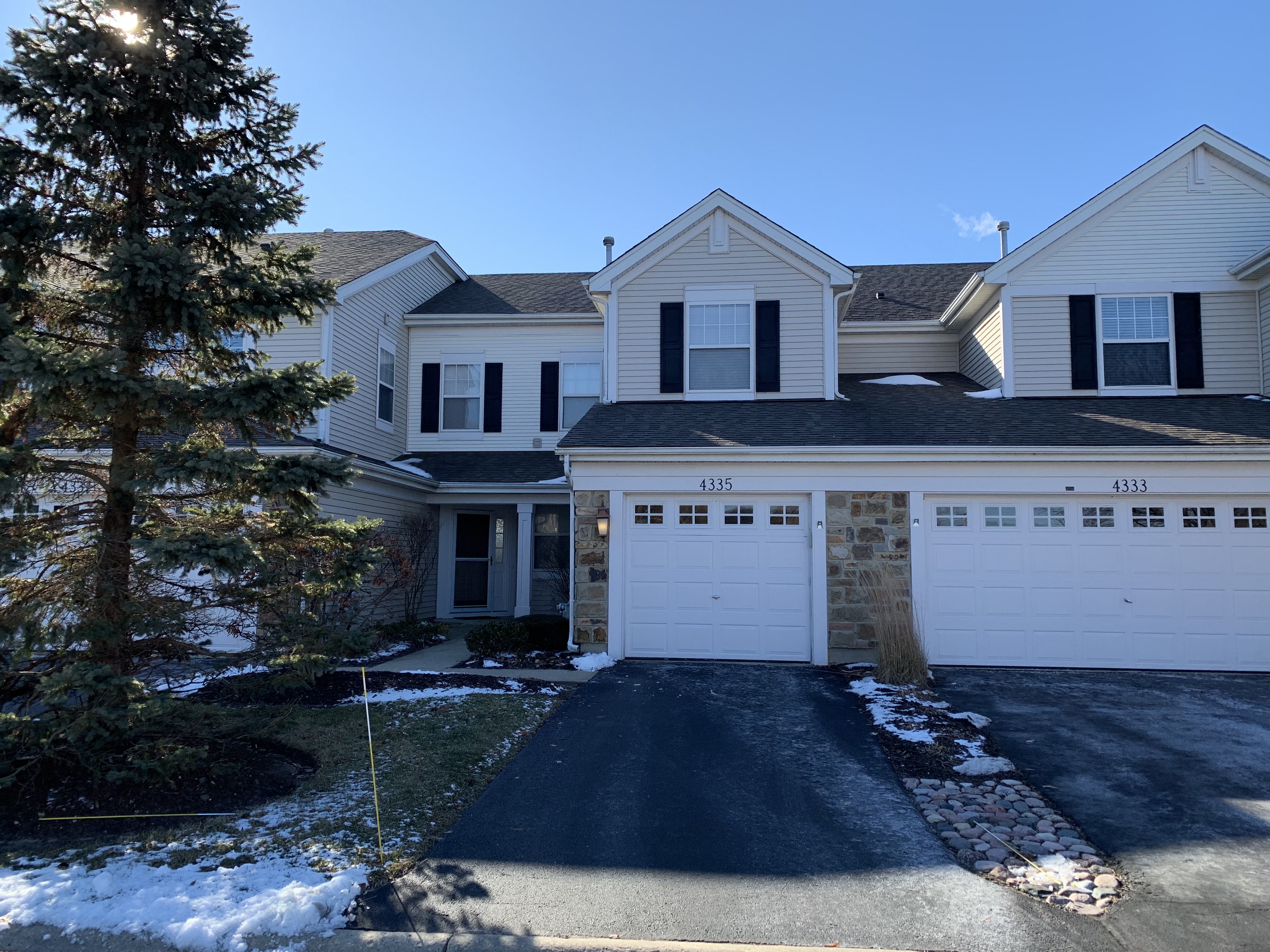 Home rented at 4335 Shooting Star Dr, Island Lake, IL