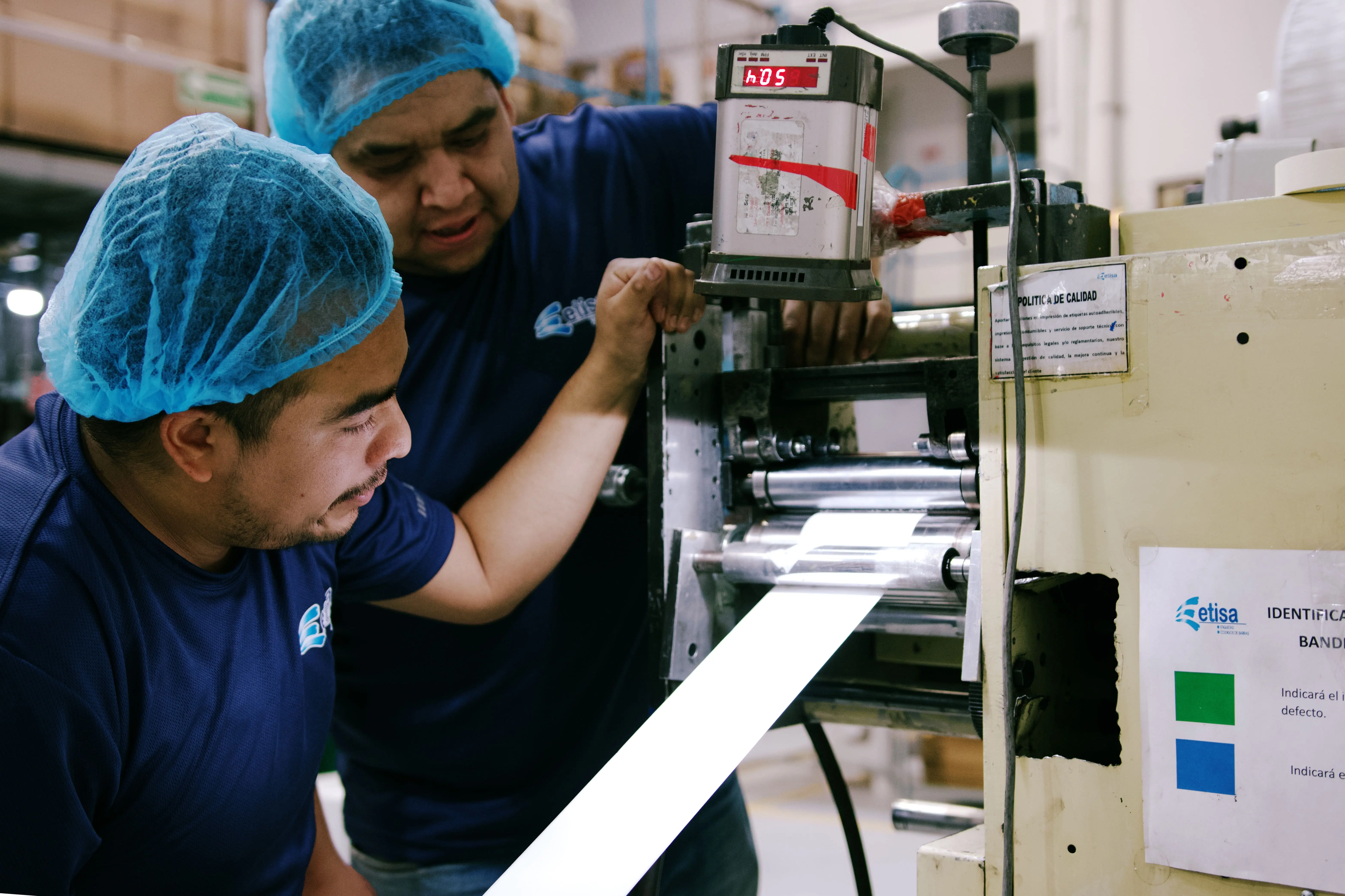 Etiquetado industrial en línea de producción ETISA