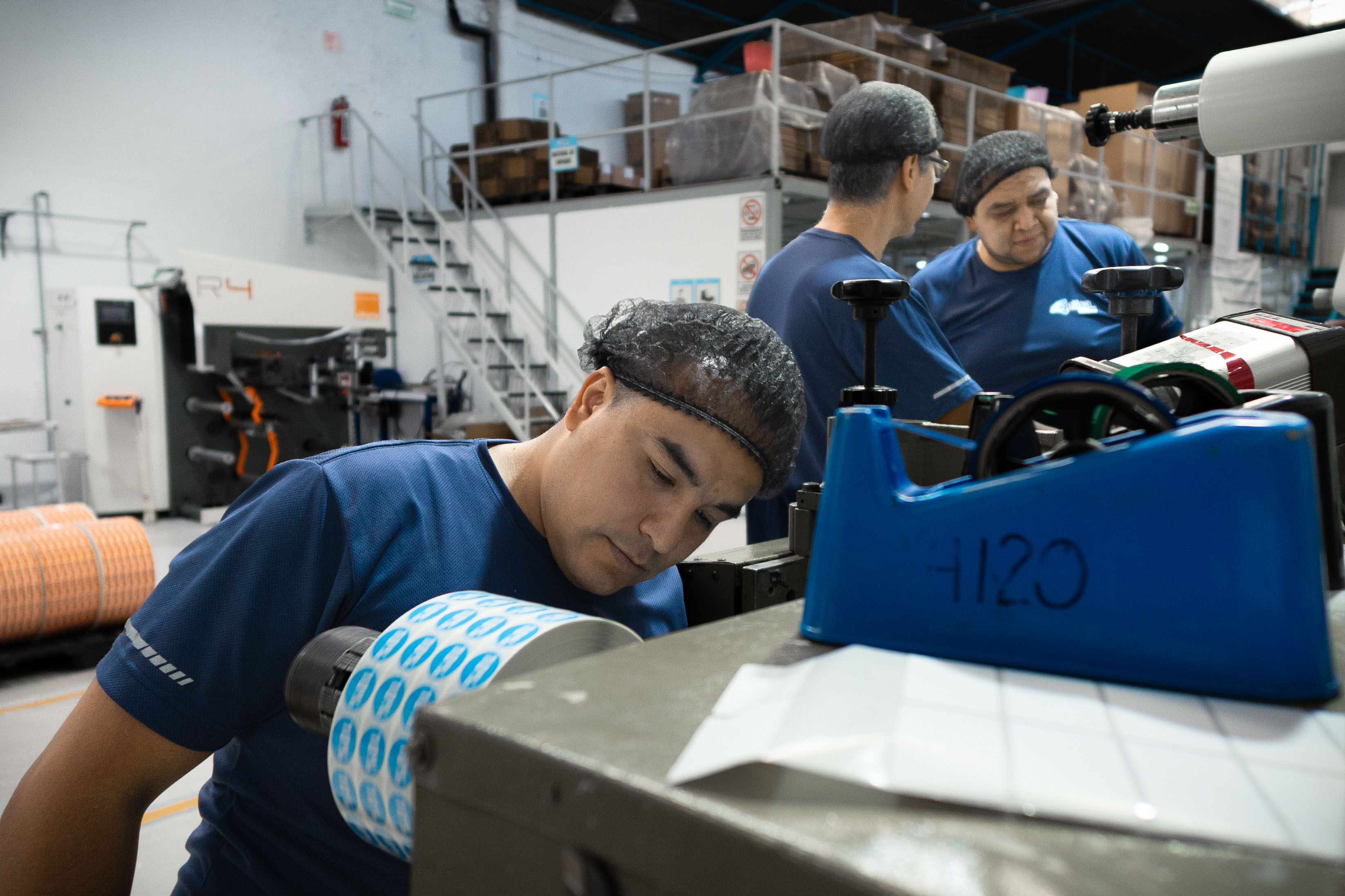 Etiquetado industrial en línea de producción ETISA
