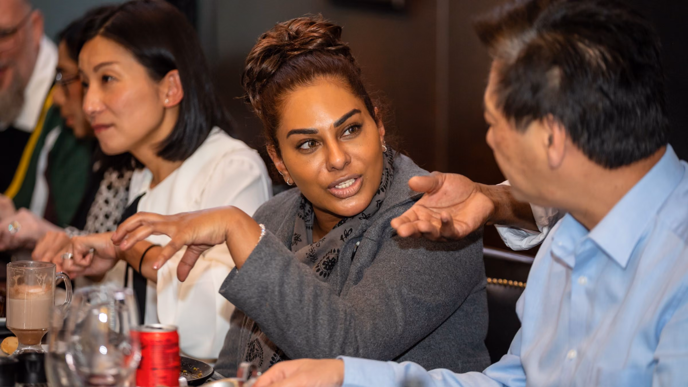 Senior executives in discussion at a PeerRoom roundtable