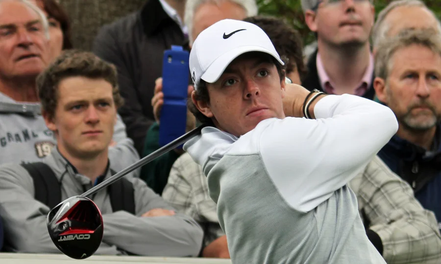 Rory Mcilroy Watches Drive Flight Crowd Landscape Orientation