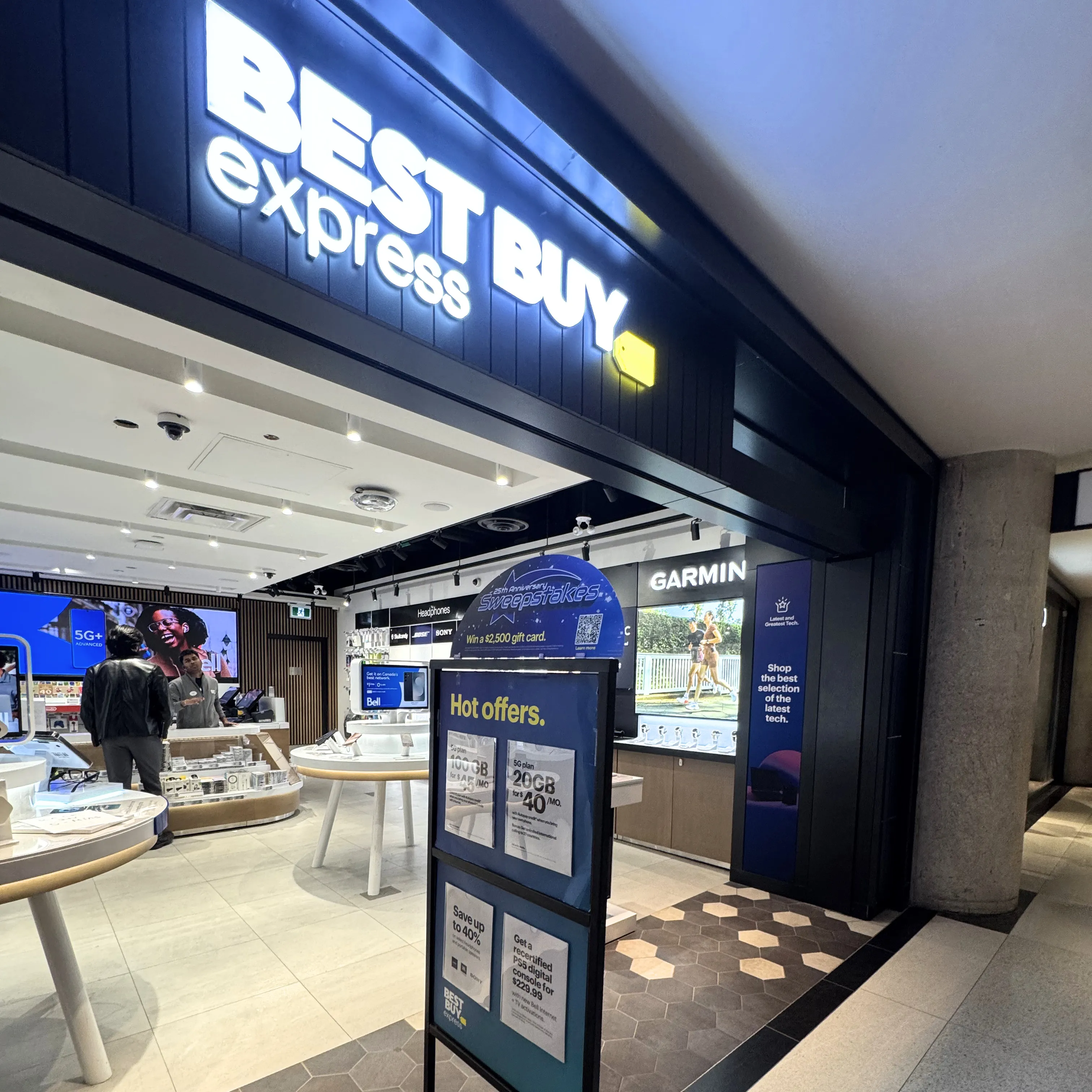 Retail Display Refresh Program for Best Buy Canada Using Verde fastframe™