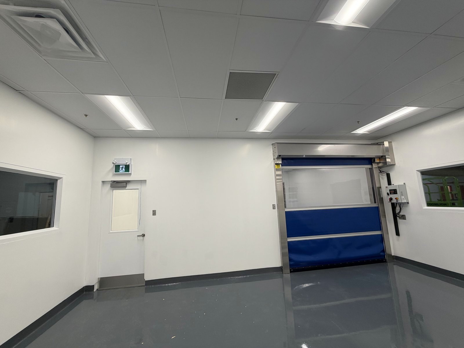 Finished cleanroom with high-speed door and observation windows