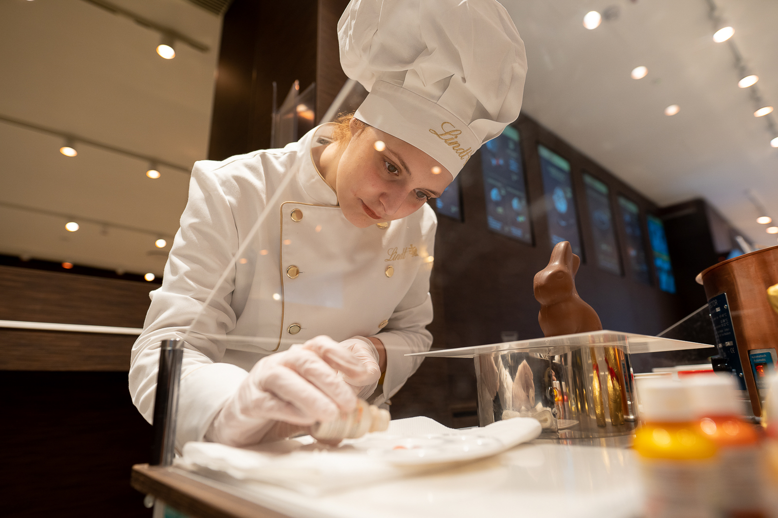 Lindt - Chocolate Shop 