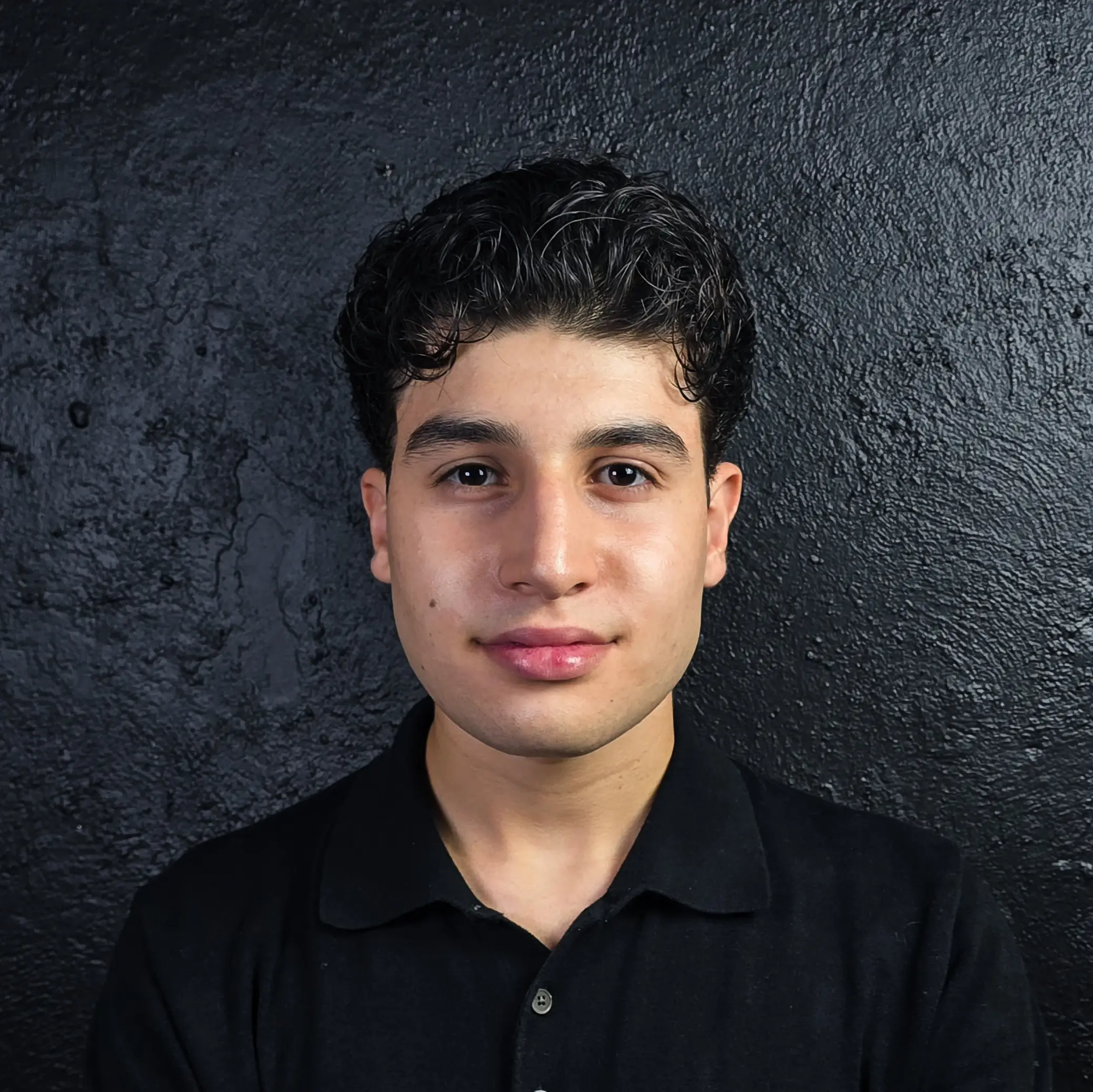Photo de Kia Heydari, fondateur d'Alvenqo, une agence webmarketing dédiée aux promoteurs immobiliers.
