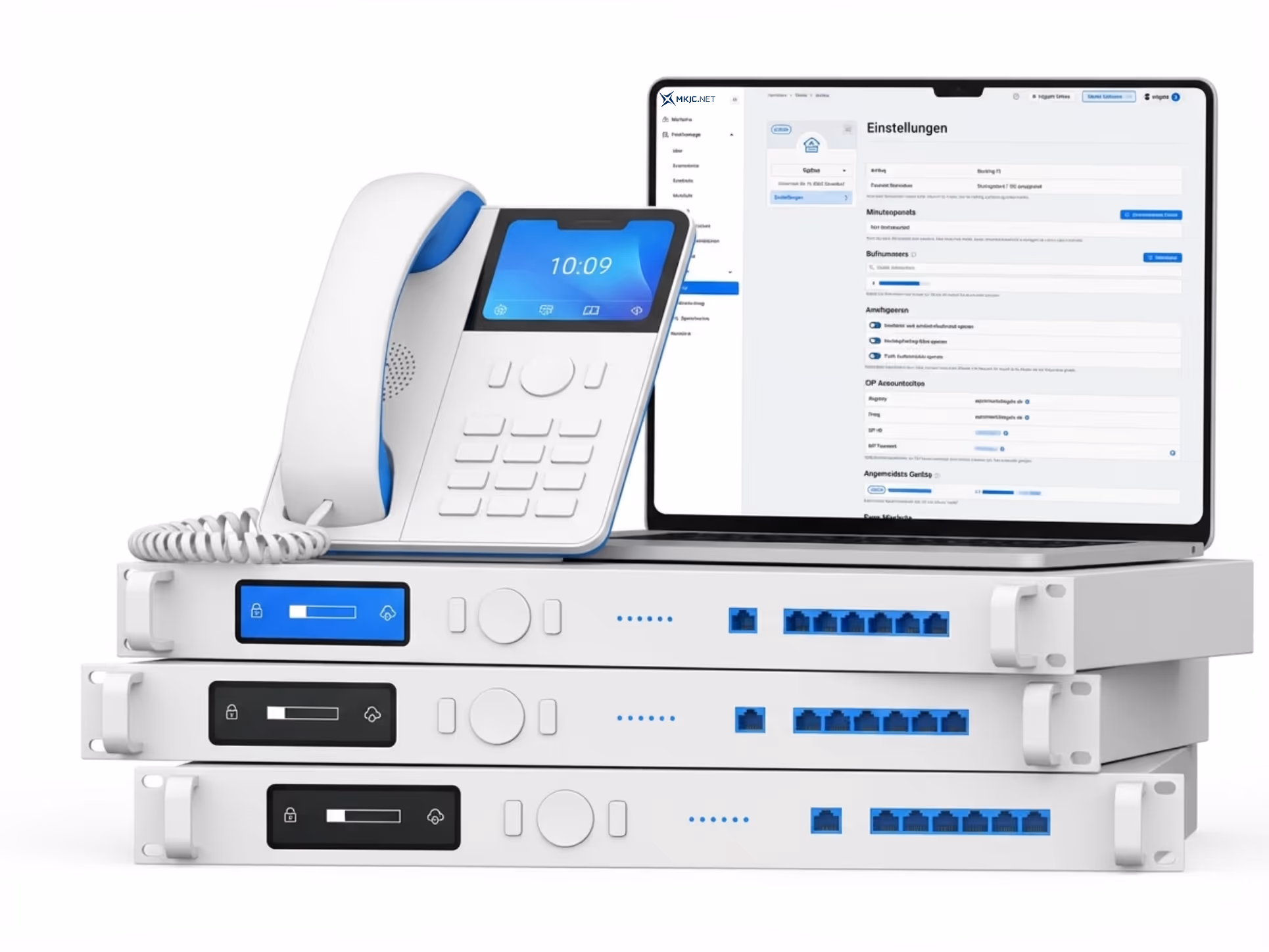 VoIP-Telefon, Laptop mit Einstellungsseite und drei gestapelten Netzwerk-Switches.