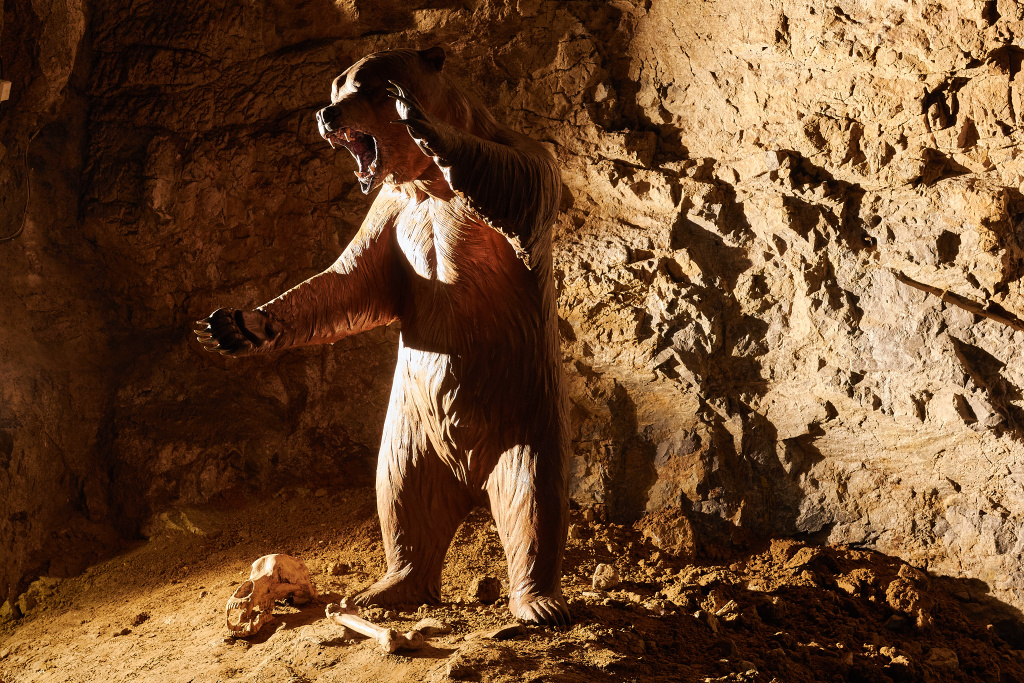 Výpustek Cave