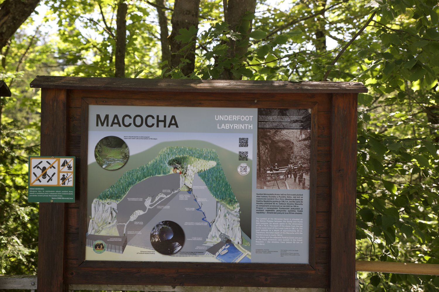 Macocha informační tabule