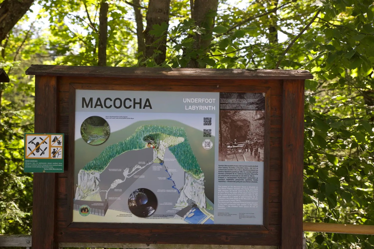 Macocha informační tabule