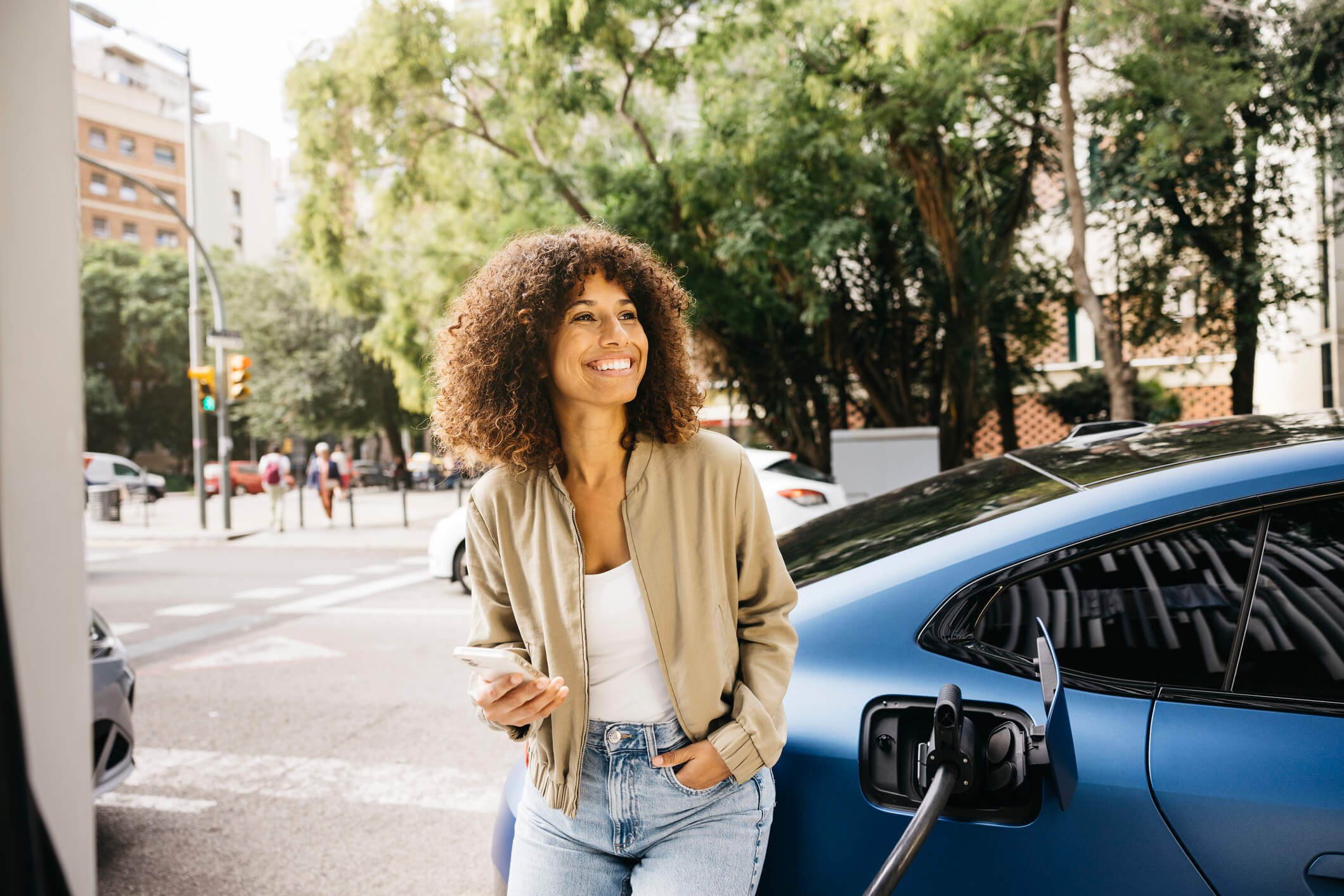 Location de voiture électrique ou hybrides avec large choix de modèle et option d’assurance