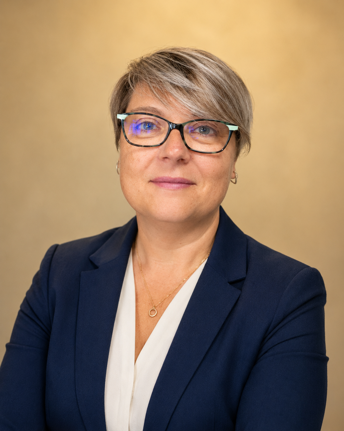 Photo de face de la juriste Cathy COQUEL-BLOND