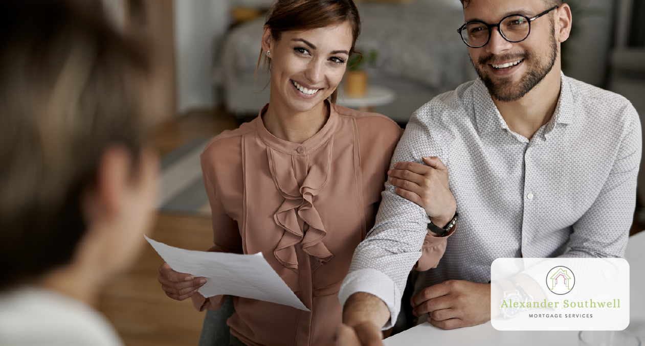 First-time buyer discussing mortgage options with a fee-free adviser